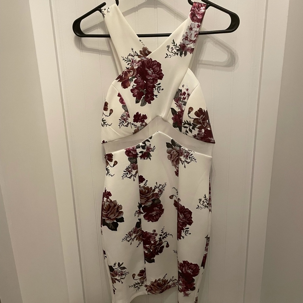 SPRING into the beautiful warm weather with this gorgeous dress!